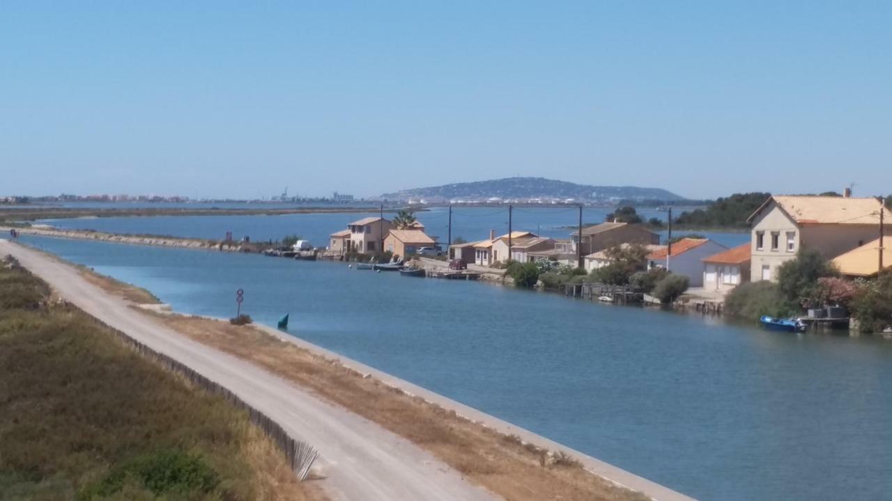 Cabanes Des Aresquiers فرونتينيان المظهر الخارجي الصورة